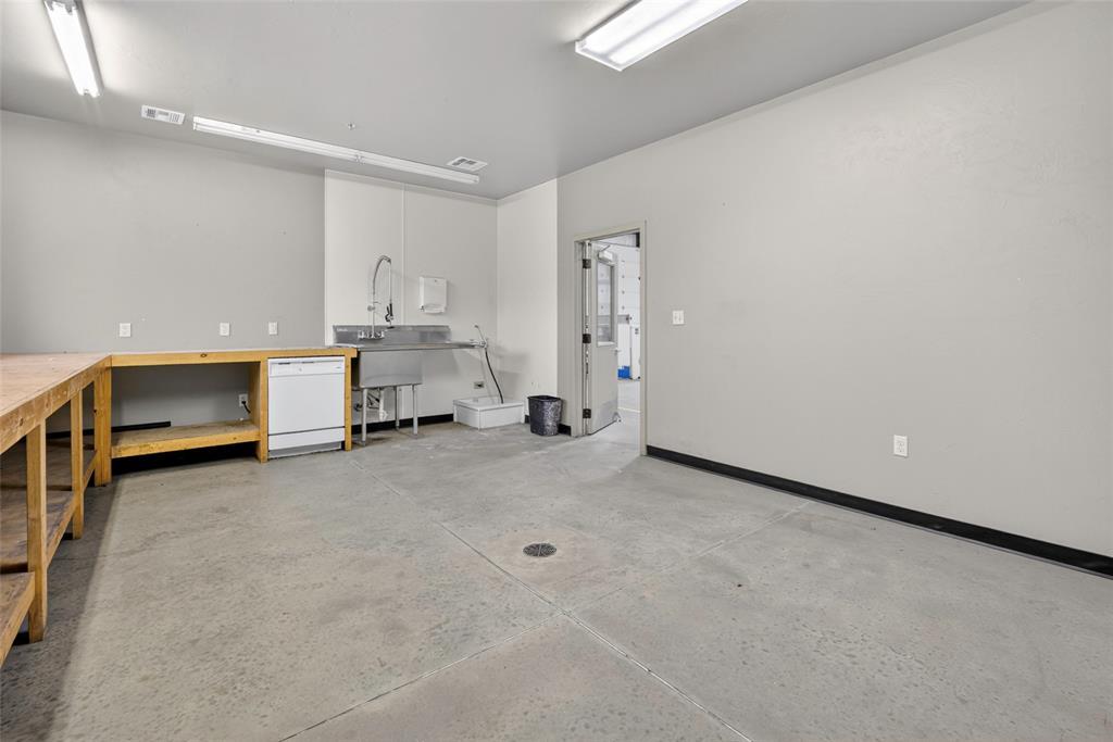 2451 Van Buren Street Property Photo 17
