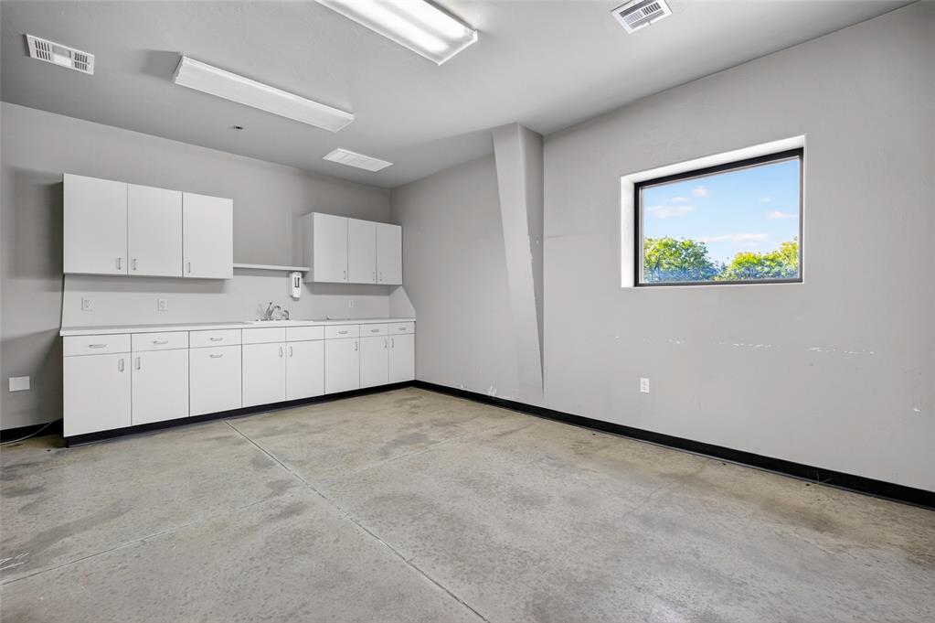 2451 Van Buren Street Property Photo 18