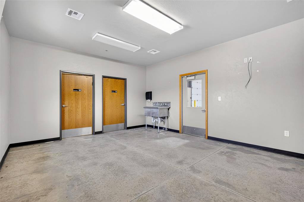 2451 Van Buren Street Property Photo 19