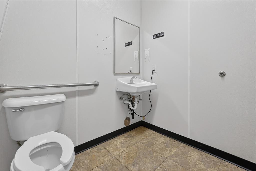 2451 Van Buren Street Property Photo 20