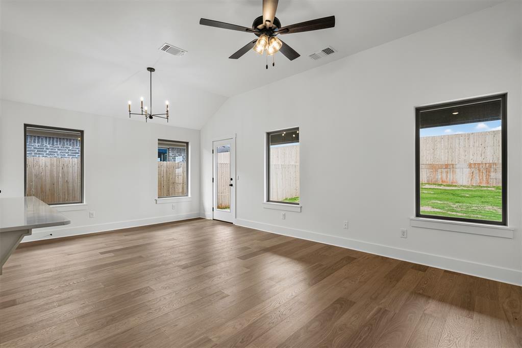 3918 Eureka Drive Property Photo 5
