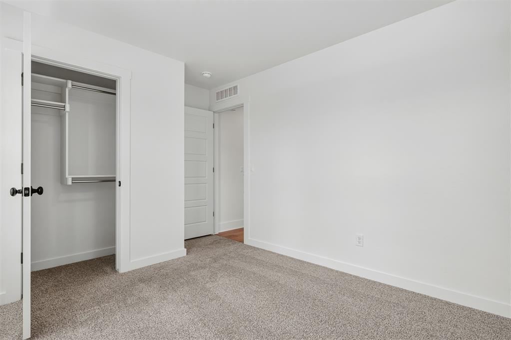 3918 Eureka Drive Property Photo 14