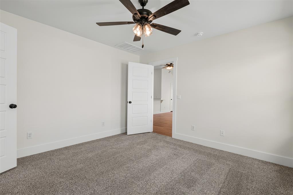 3918 Eureka Drive Property Photo 21