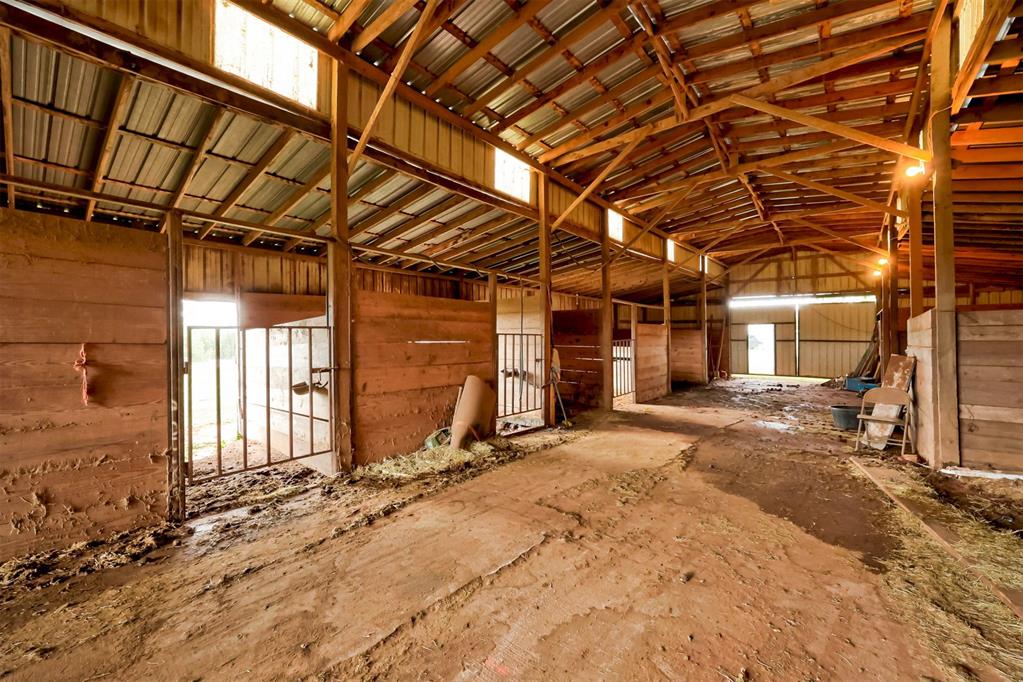 2013 County Road 1420 Property Photo 32
