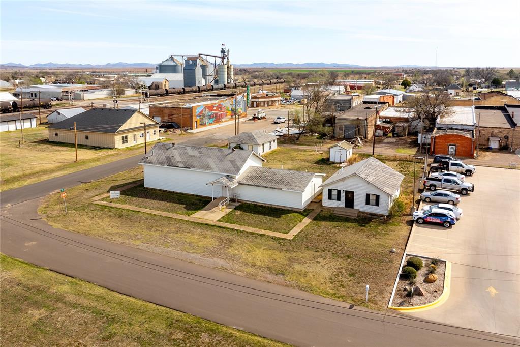 602 D Street Property Photo 1