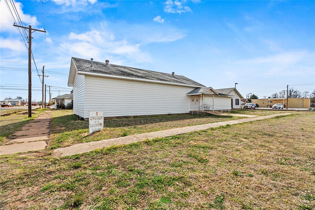 602 D Street Property Photo 3
