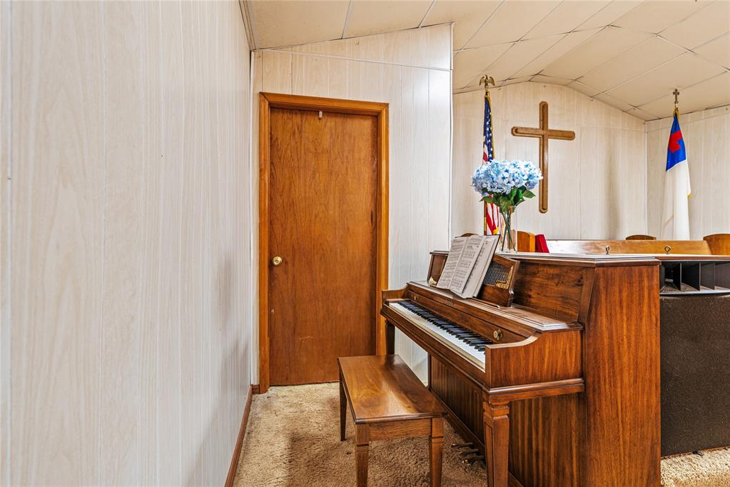 602 D Street Property Photo 18