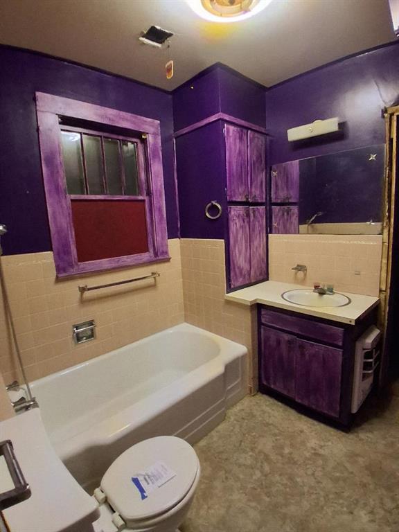 202 S Center Avenue Property Photo 6