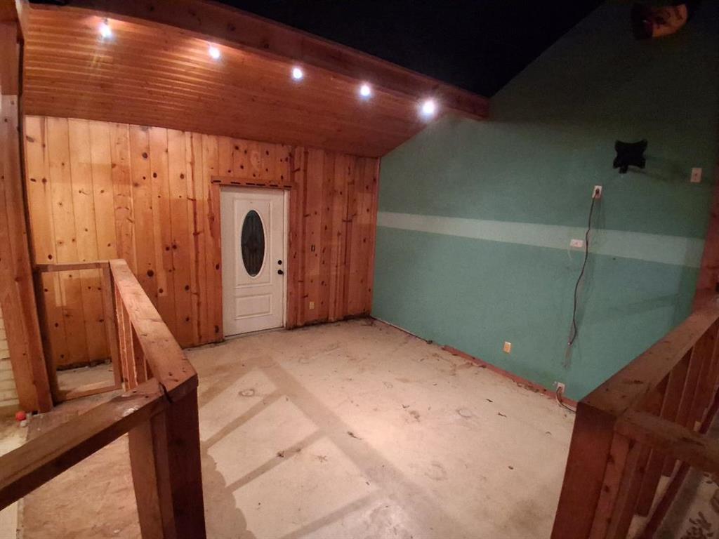 202 S Center Avenue Property Photo 7