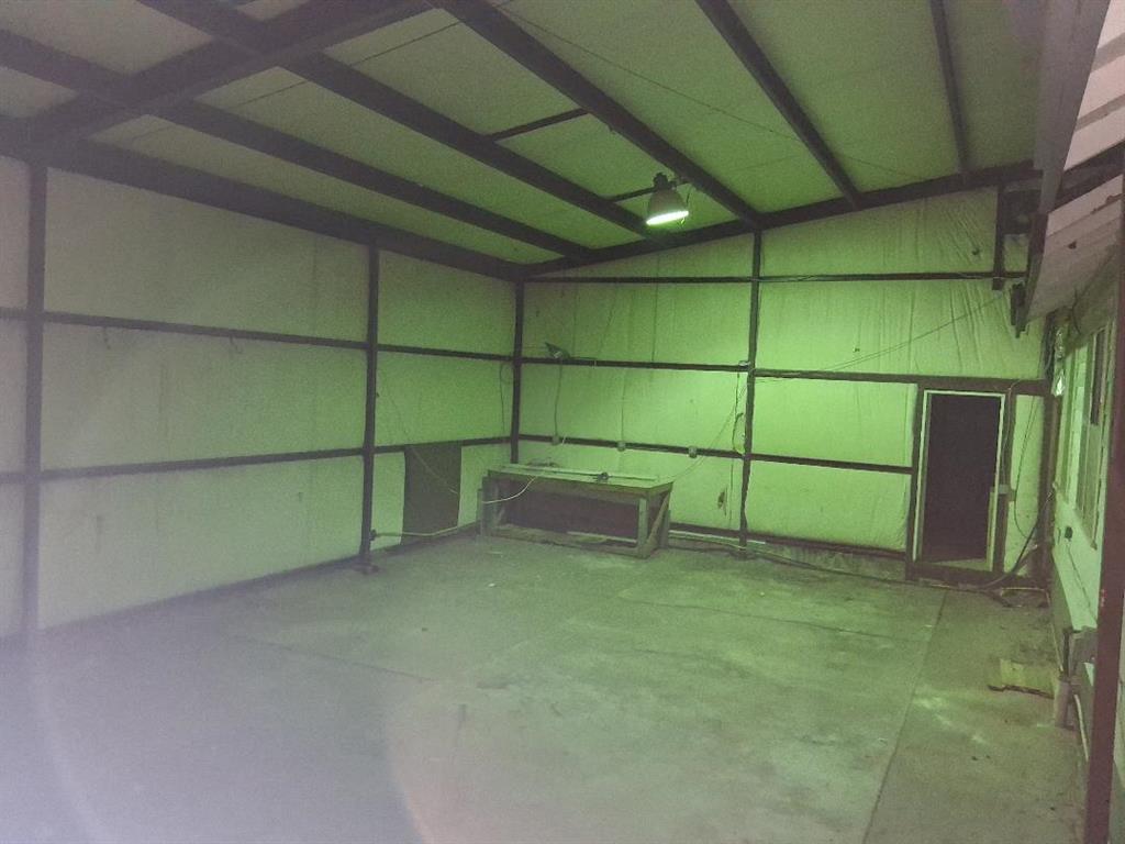 202 S Center Avenue Property Photo 11