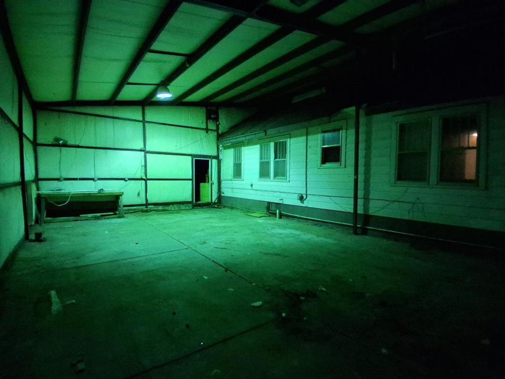 202 S Center Avenue Property Photo 12