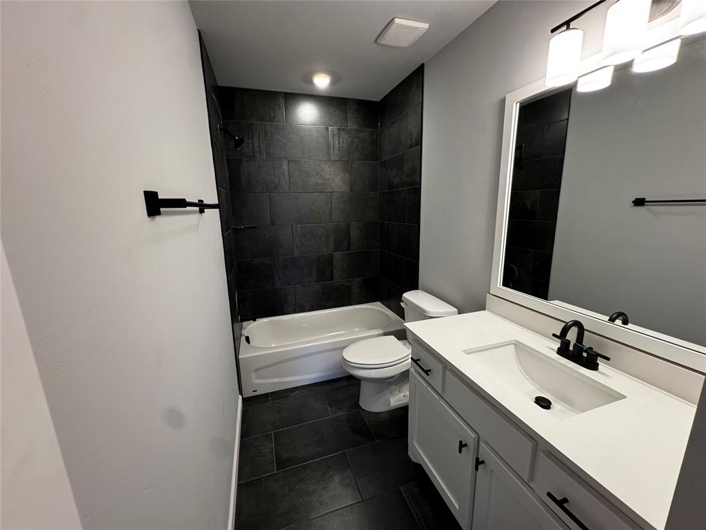 1300 Lighthorsemen Way Property Photo 13