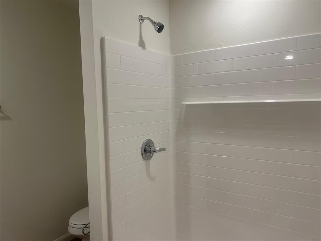 2033 Brush Creek Way Property Photo 9