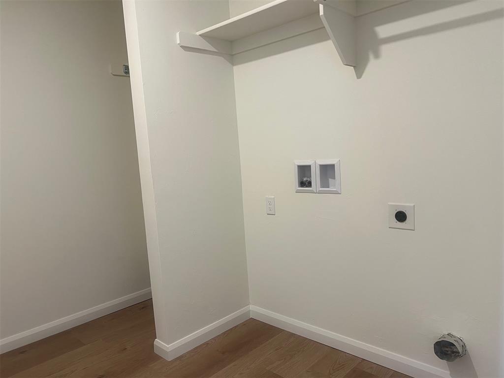 2033 Brush Creek Way Property Photo 10