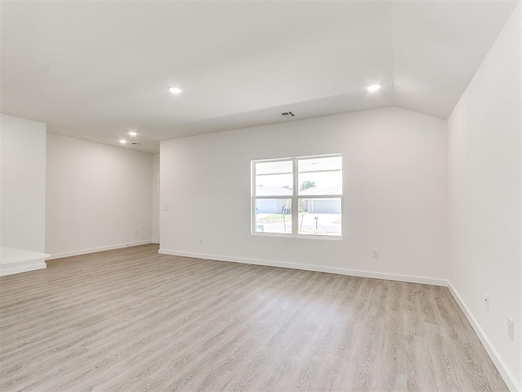 908 Hazy Brook Circle Property Photo 3