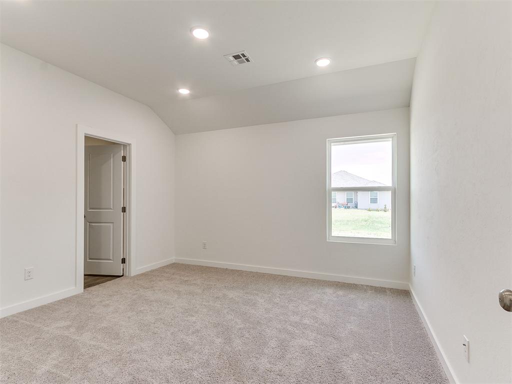 908 Hazy Brook Circle Property Photo 12