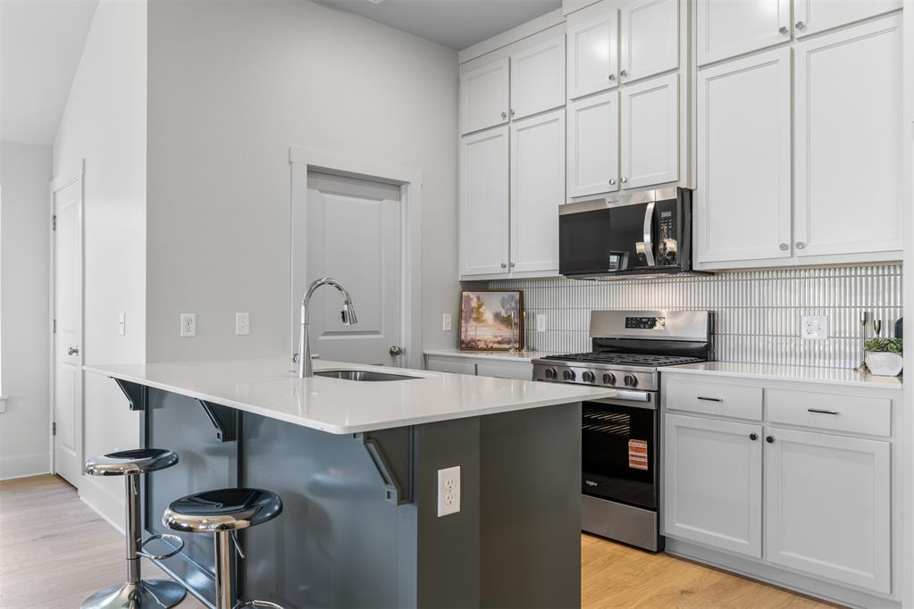 16001 Switchgrass Place Property Photo 10