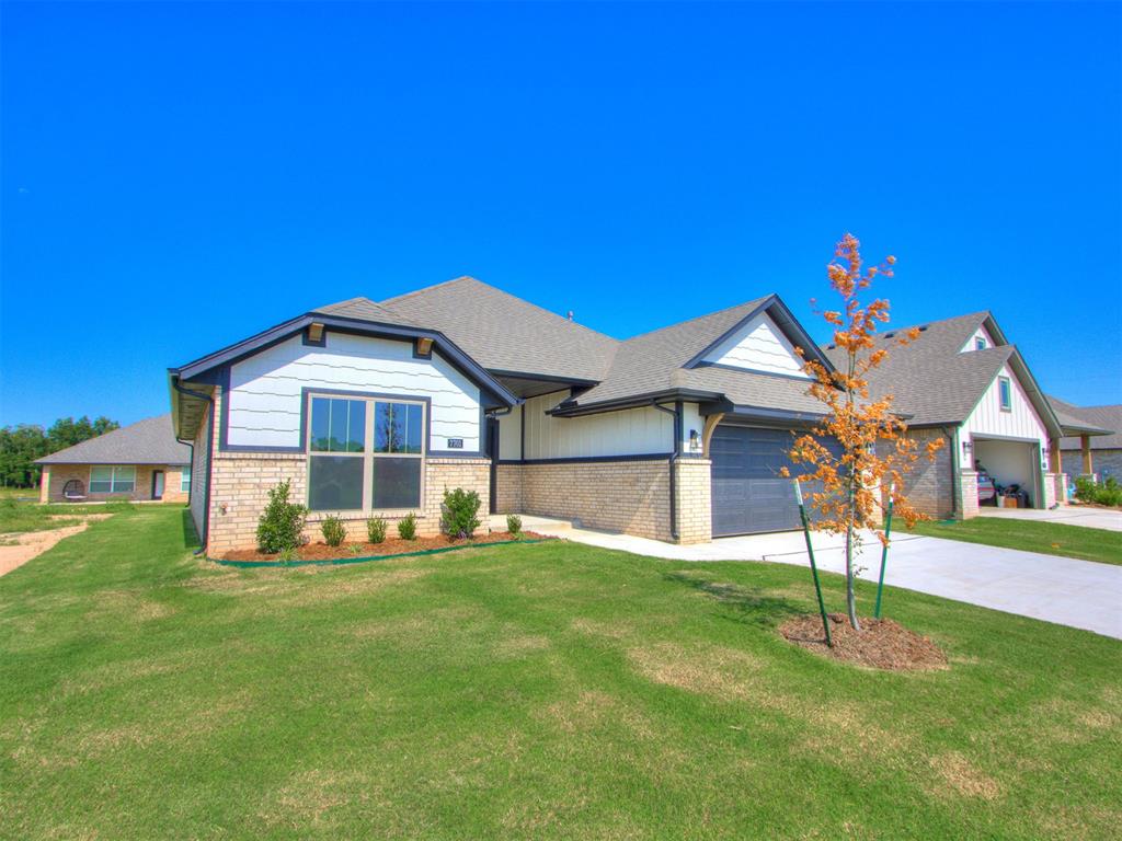 7701 Wilshire Woods Drive Property Photo 4