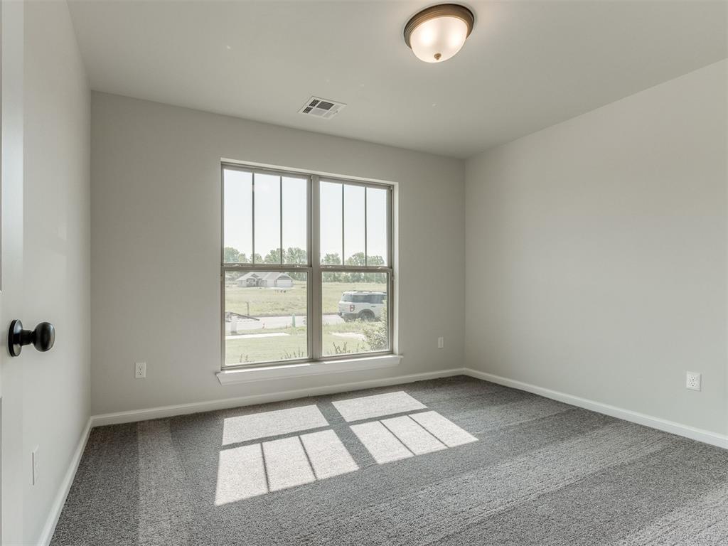 7701 Wilshire Woods Drive Property Photo 6