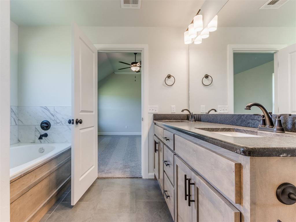 7701 Wilshire Woods Drive Property Photo 19