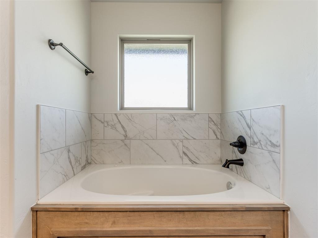 7701 Wilshire Woods Drive Property Photo 21