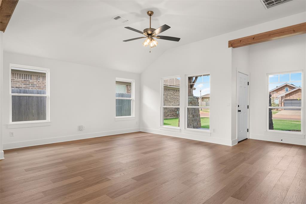 3711 Eureka Drive Property Photo 6