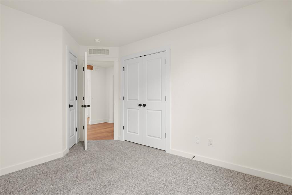 3711 Eureka Drive Property Photo 14