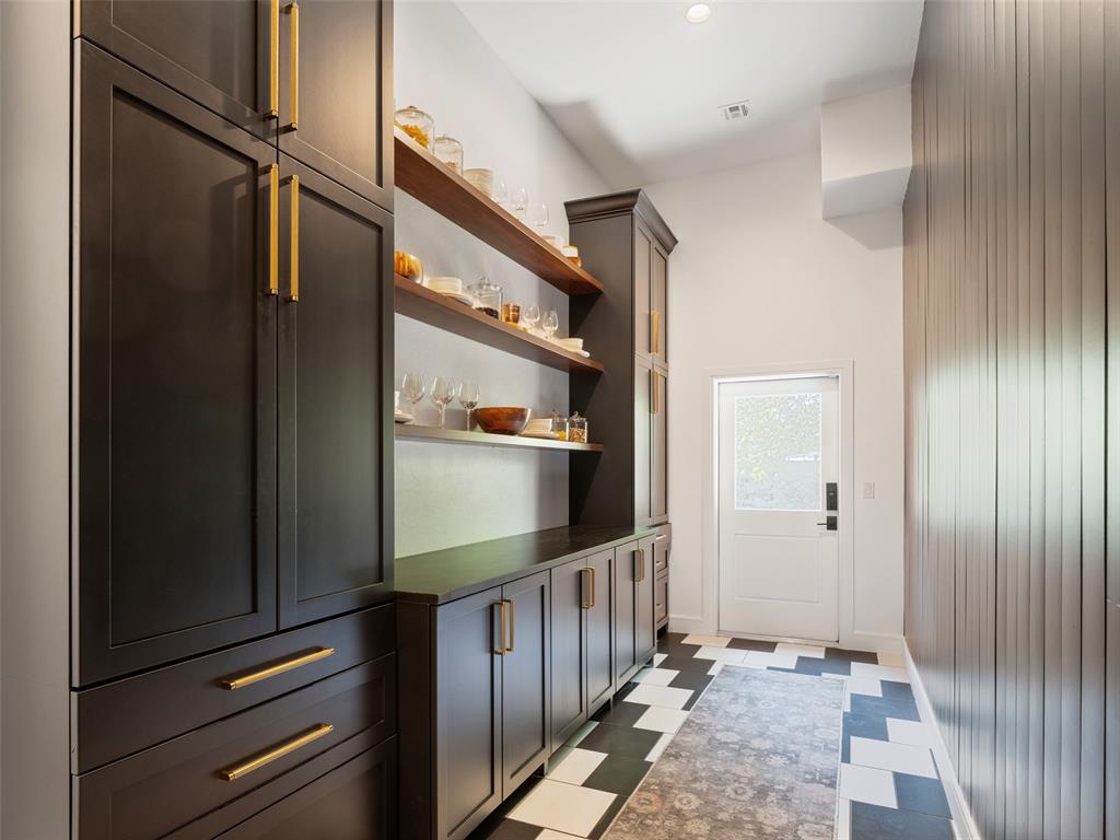 1212 W Wilshire Boulevard Property Photo 15