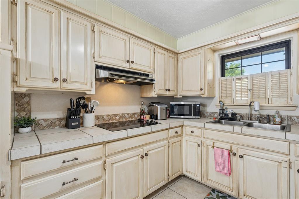 910 Mccall Drive Property Photo 16