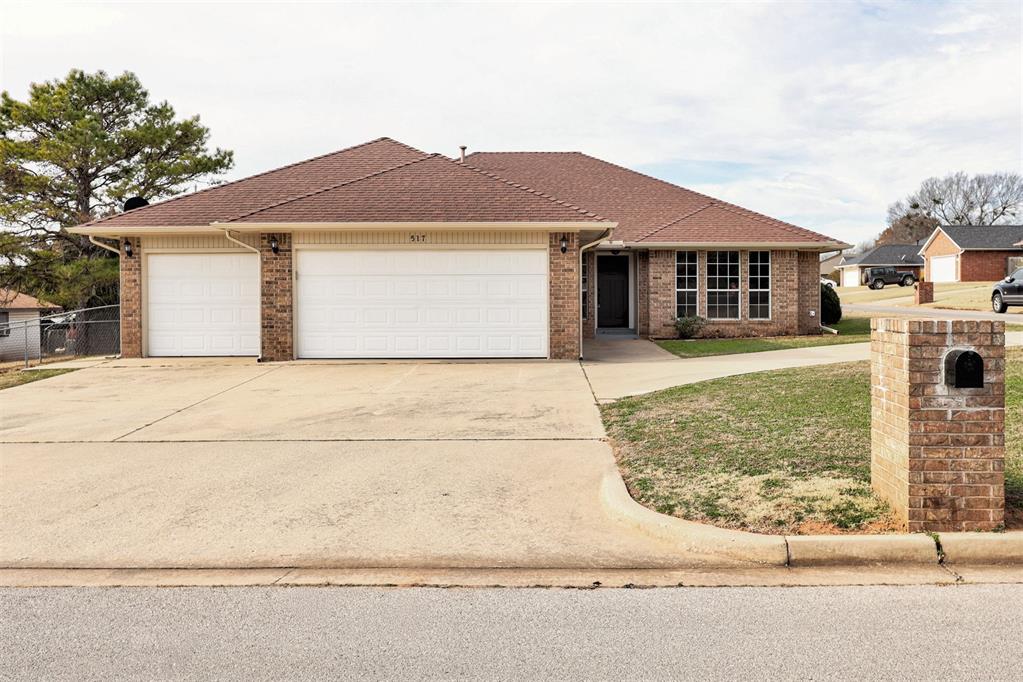 517 Bob White Drive Property Photo 2