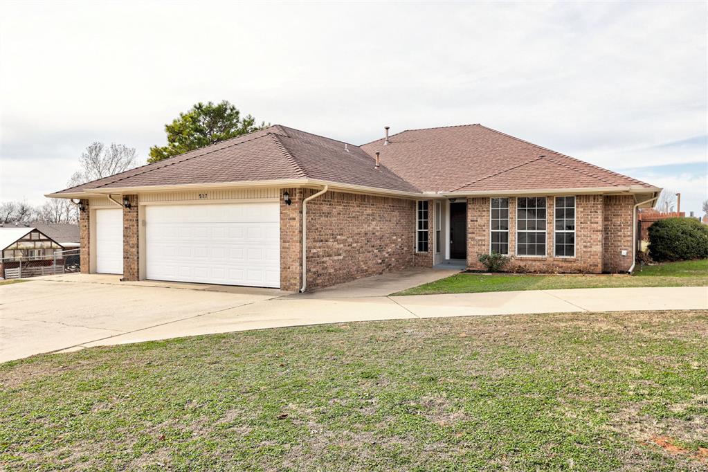 517 Bob White Drive Property Photo 3