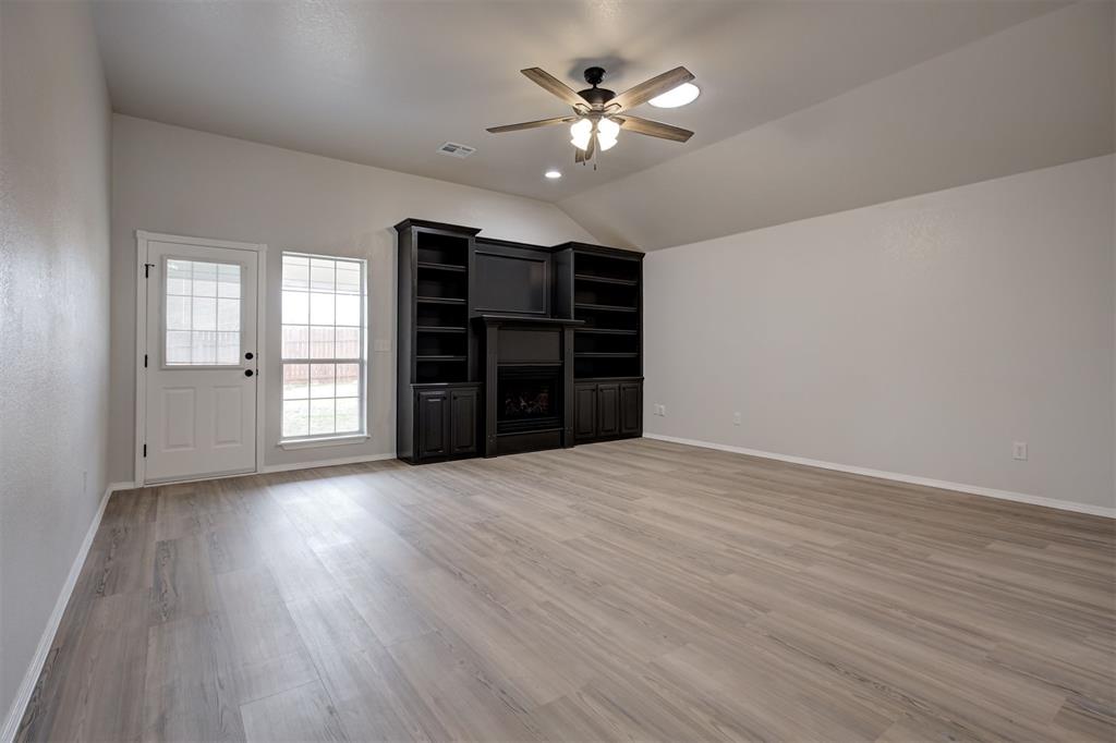 517 Bob White Drive Property Photo 6