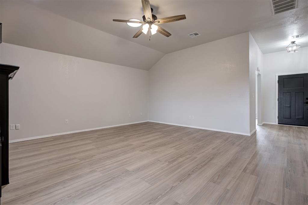 517 Bob White Drive Property Photo 7