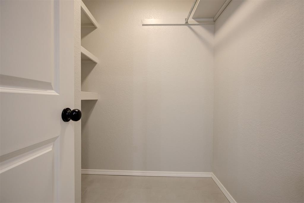 517 Bob White Drive Property Photo 32