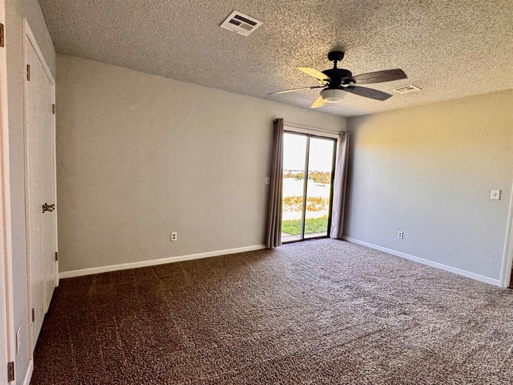 11402 N Lincoln Boulevard Property Photo 7