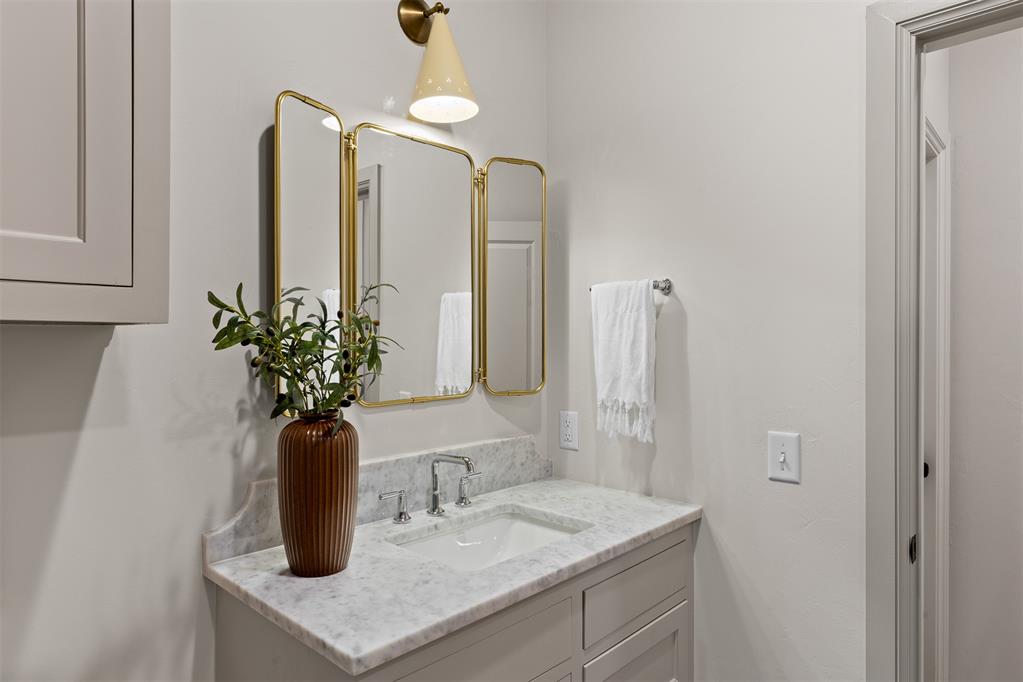 7524 Walk In The Park Drive Property Photo 38