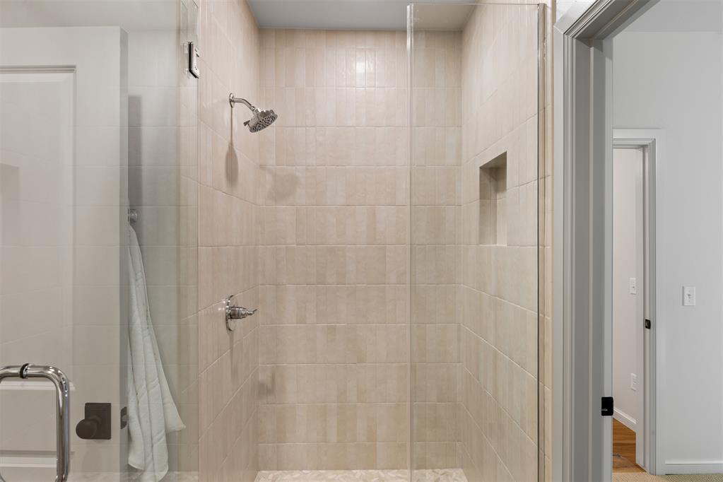 7524 Walk In The Park Drive Property Photo 39