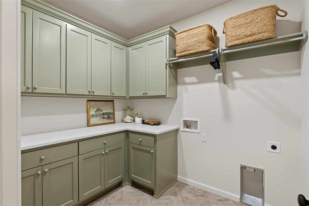 7524 Walk In The Park Drive Property Photo 40