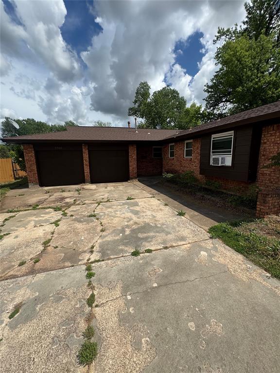 3308 Shadybrook Drive Property Photo 2