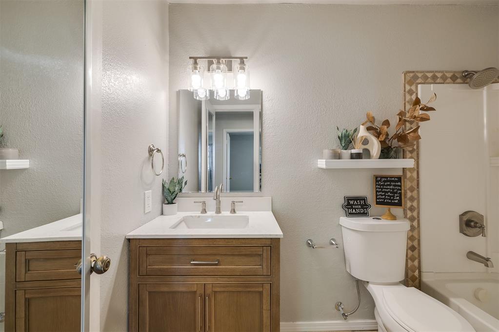 5201 Washington Boulevard Property Photo 15