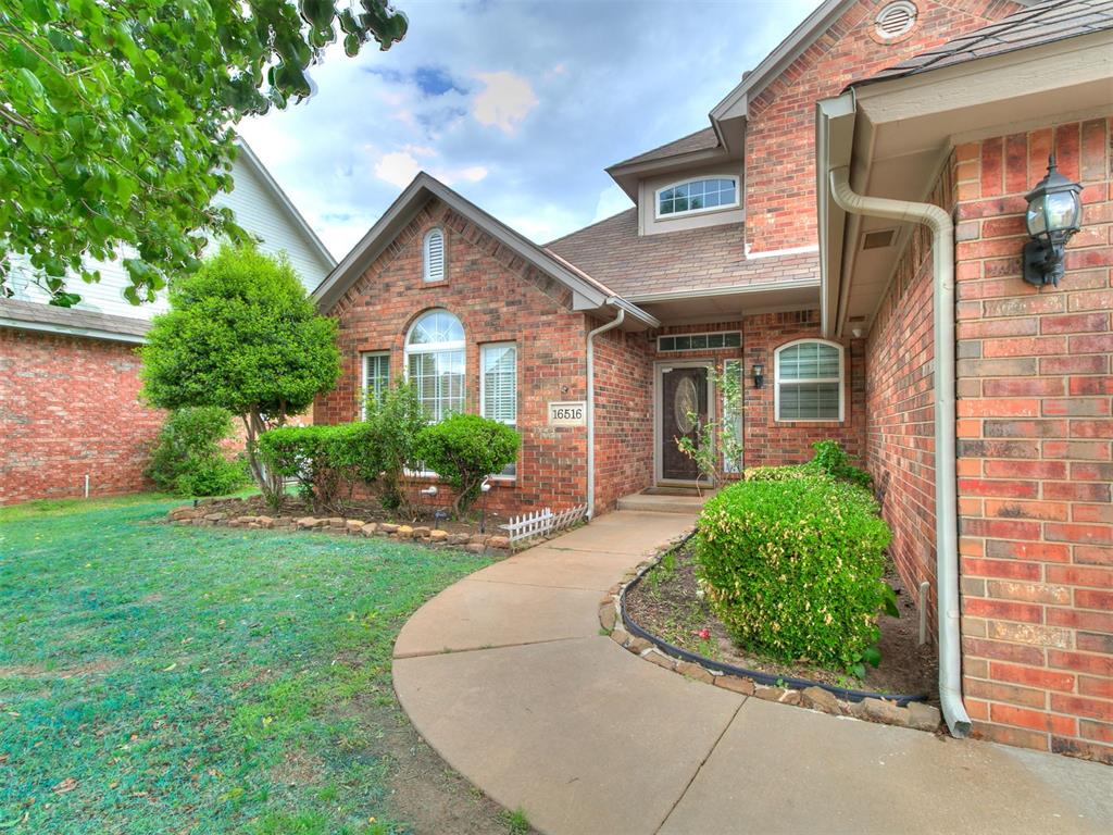 16516 Covington Manor Property Photo 2