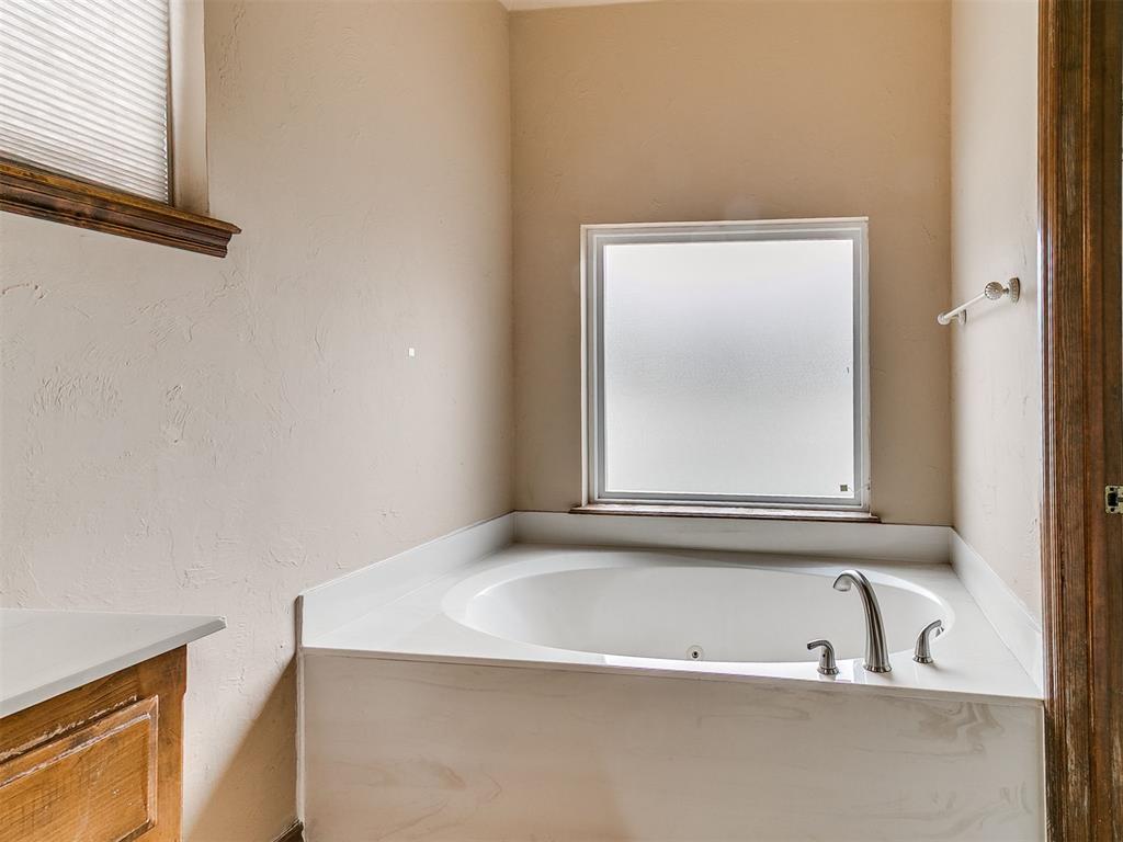 16516 Covington Manor Property Photo 28