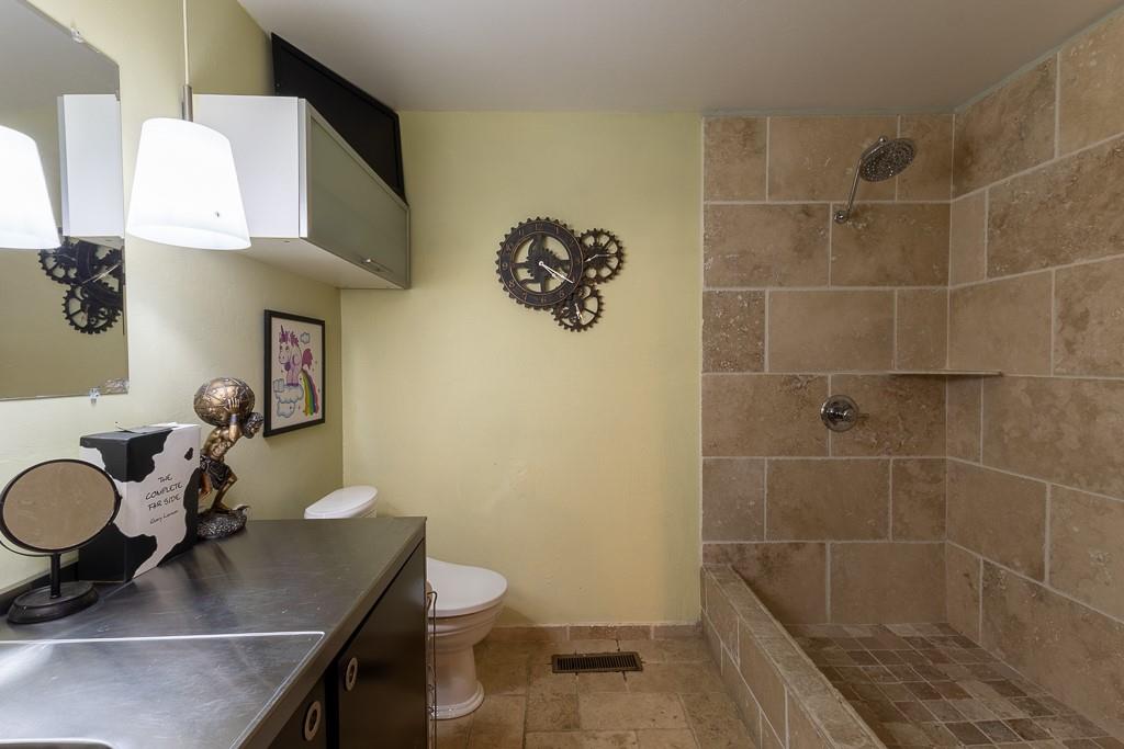3012 N Robinson Avenue Property Photo 9