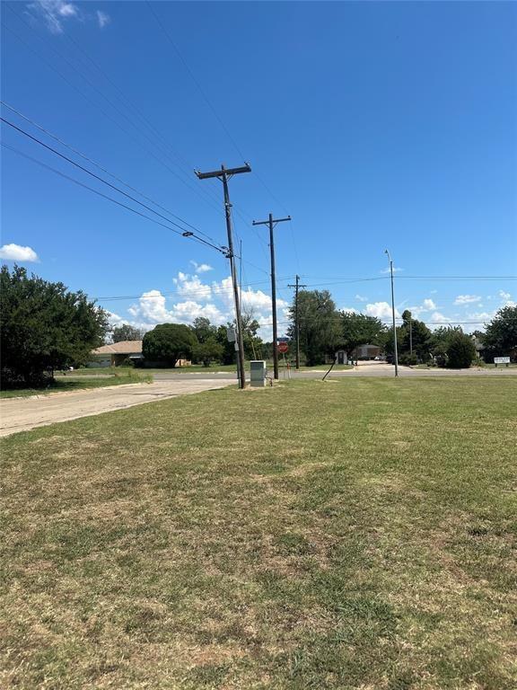 1209 N Douglas Boulevard Property Photo 2