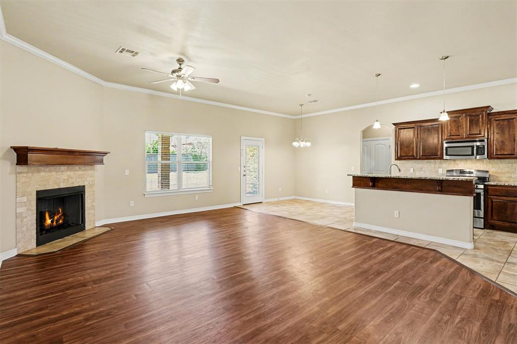 2400 Bretton Lane Property Photo 6