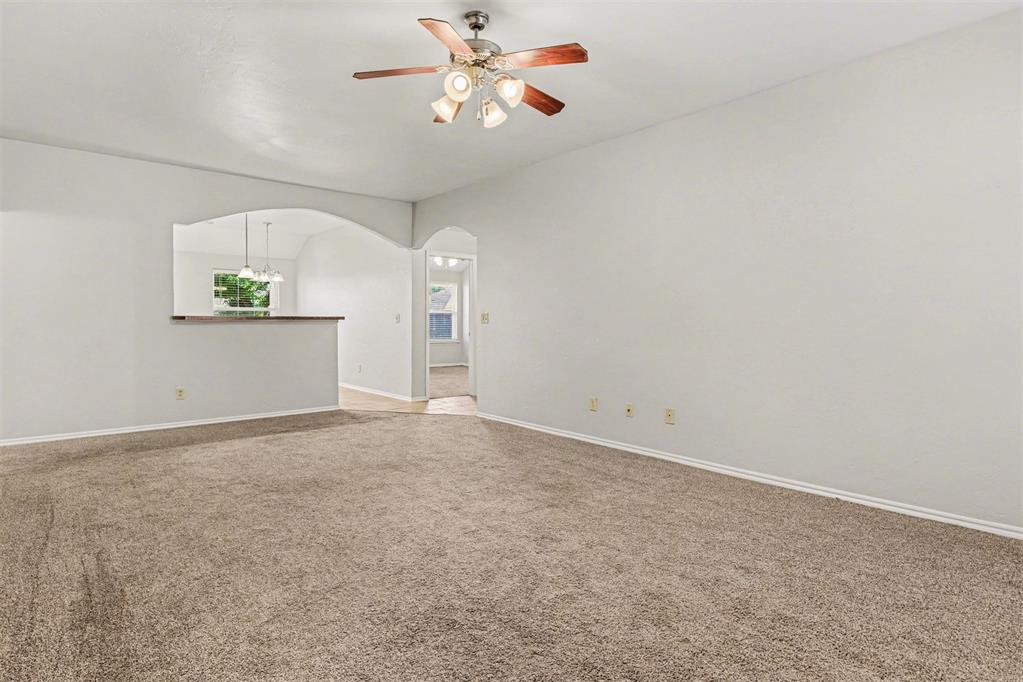 8613 Sw 46th Place Property Photo 2