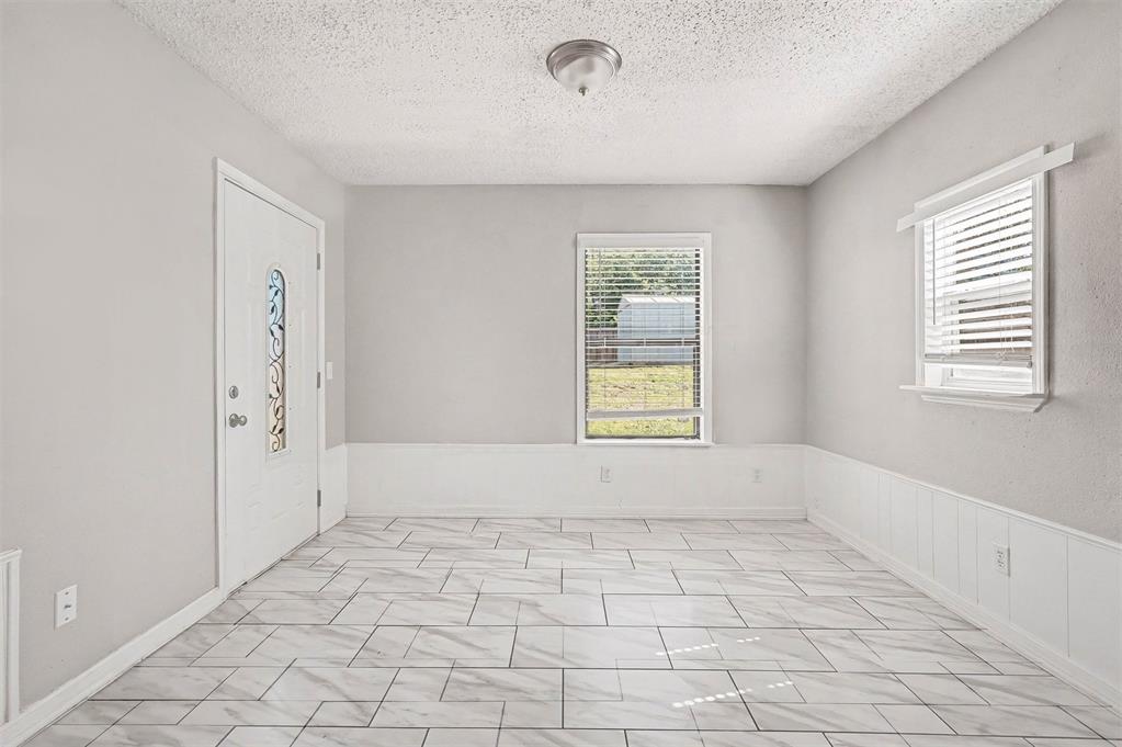 3821 W Oakcliff Drive Property Photo 5
