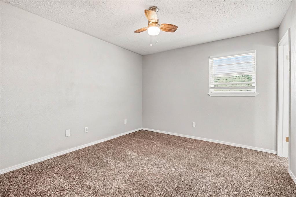 3821 W Oakcliff Drive Property Photo 9