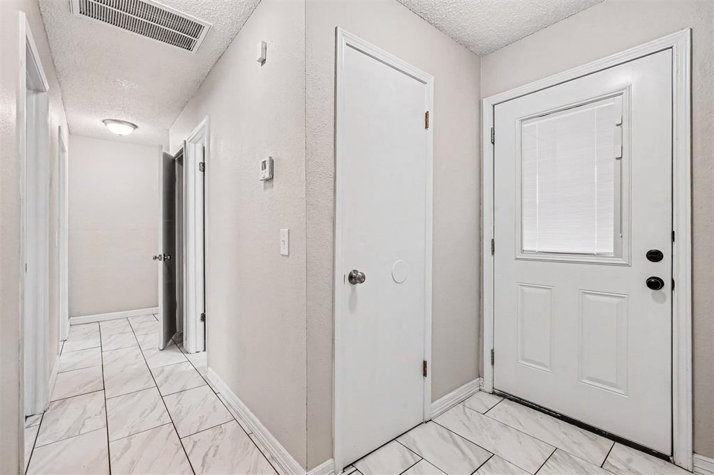 3821 W Oakcliff Drive Property Photo 11