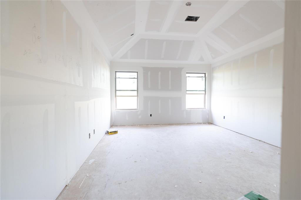 4112 Nw 158th Street Property Photo 11